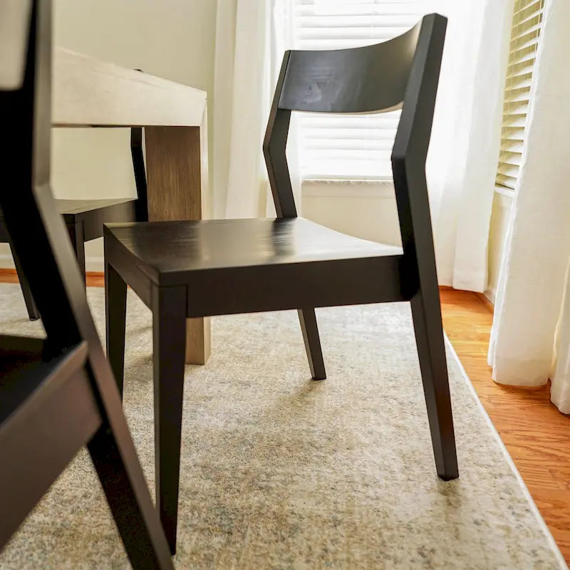 Chaise de salle à manger moderne 4 couleurs en pin massif avec dossier incliné et assise profilée pour 1