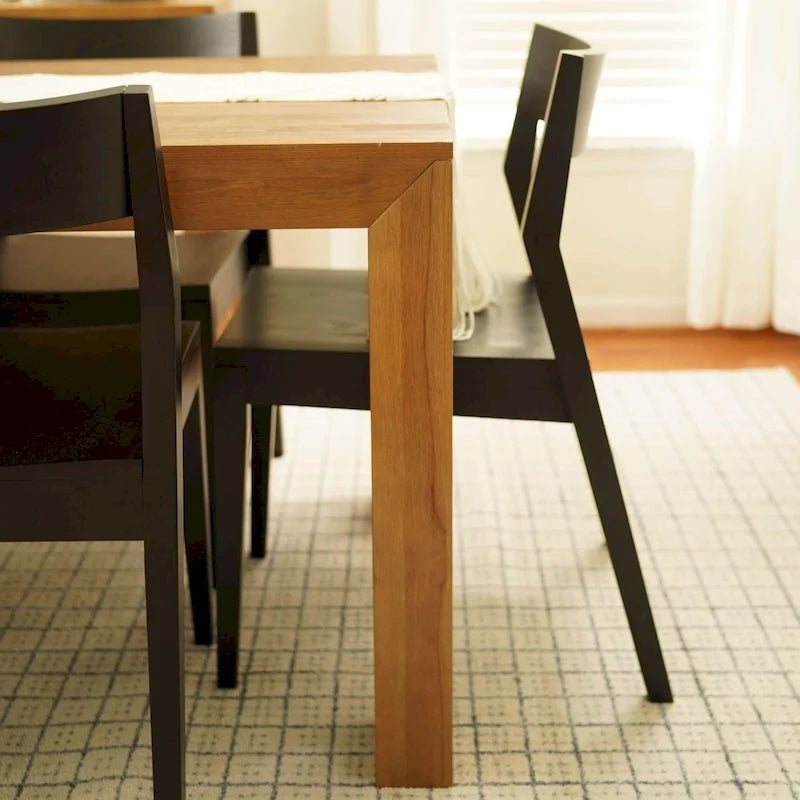 Chaise de salle à manger moderne 4 couleurs en pin massif avec dossier incliné et assise profilée pour 1