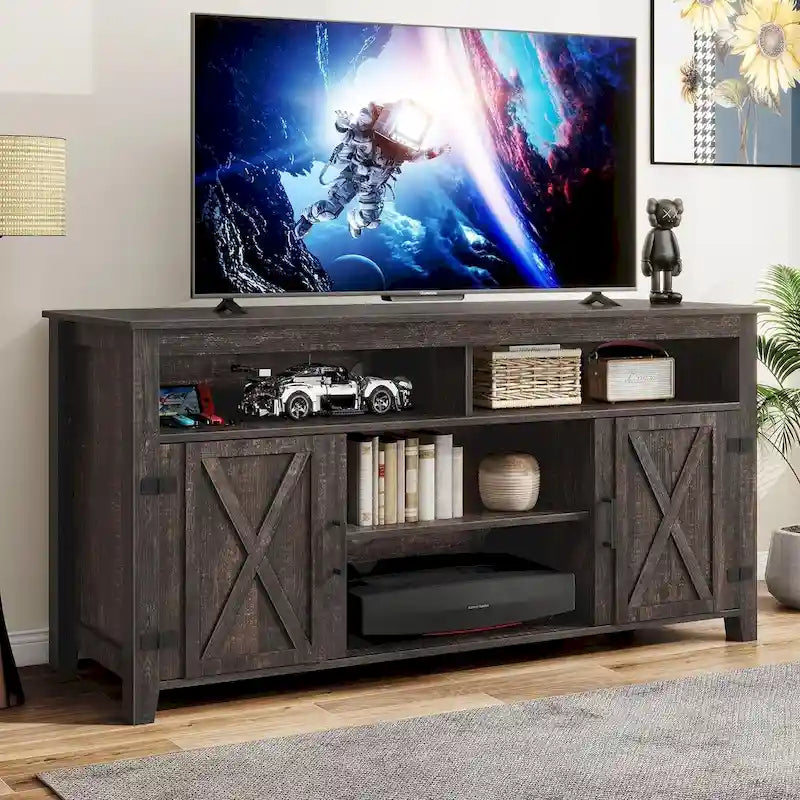 Meuble TV de ferme aspect bois avec portes en X, prise de courant et USB | Convient aux téléviseurs jusqu'à 65 pouces