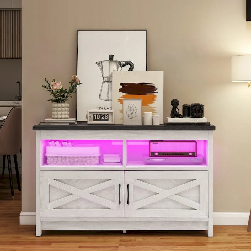 Meuble TV de ferme aspect bois avec portes en X, prise de courant et USB | Convient aux téléviseurs jusqu'à 65 pouces