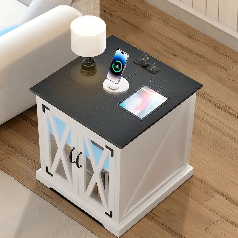Table d'appoint de ferme blanche/chêne avec station de recharge, lumière LED et étagère de rangement