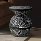 Table d'appoint ronde bohème antique en fer noir et blanc pour 1 personne